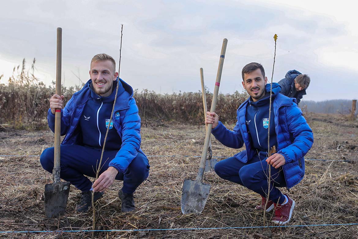 I Bijelo-plavi zasadili mladice hrasta lužnjaka