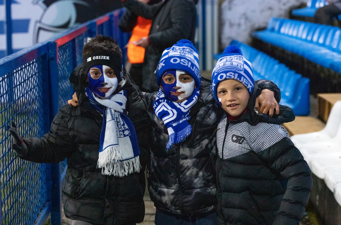 NK HAJDUK SPLIT - NK OSIJEK - STARA URAMLJENA SLIKA