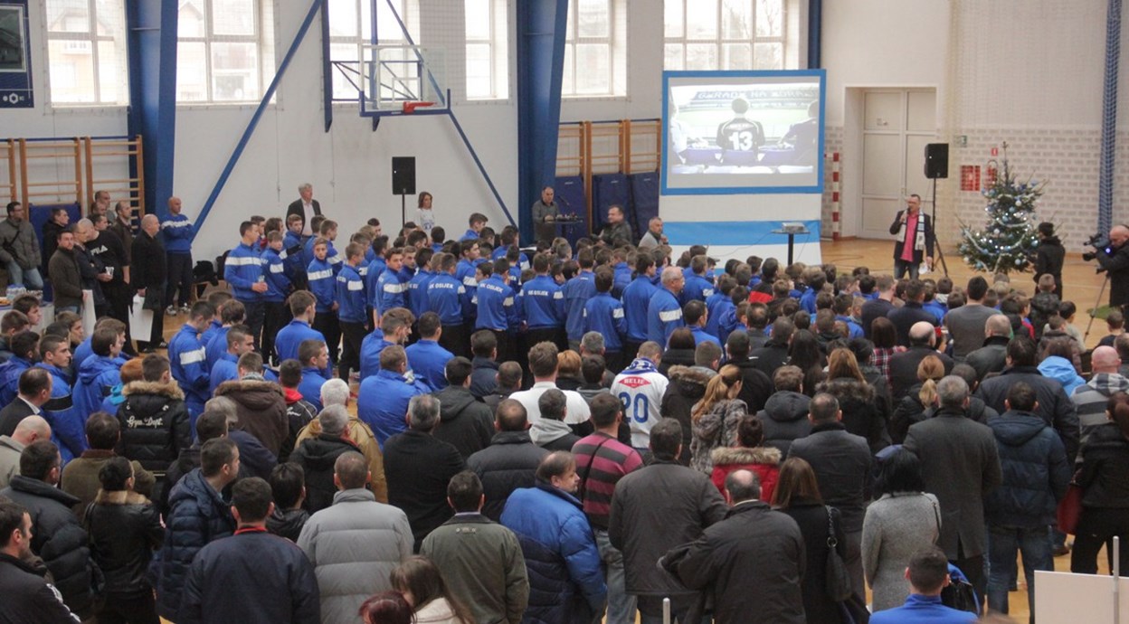 Osijek voli NK Osijek u dvorani Jug 2