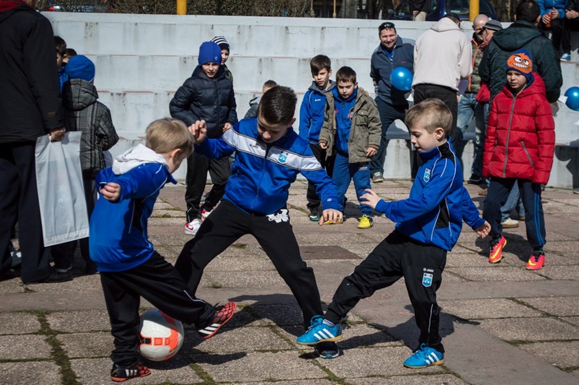 Nogometaši Osijeka proveli dan u druženju s navijačima na Sjenjaku