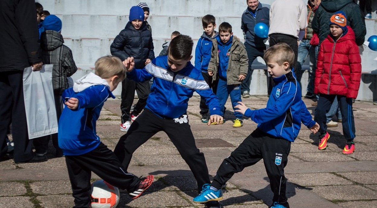 Nogometaši Osijeka proveli dan u druženju s navijačima na Sjenjaku