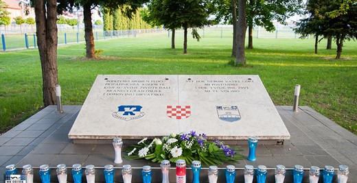 Odavanje počasti poginulim "Kohortašima"