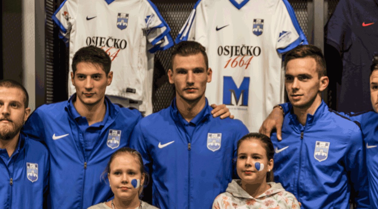 Trenerka i majica za navijače
