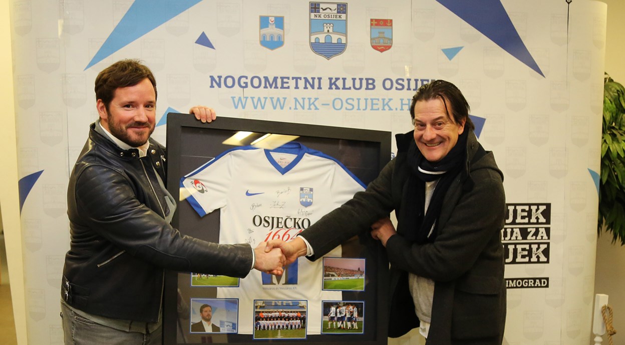 Meštrović darivao Miškovića