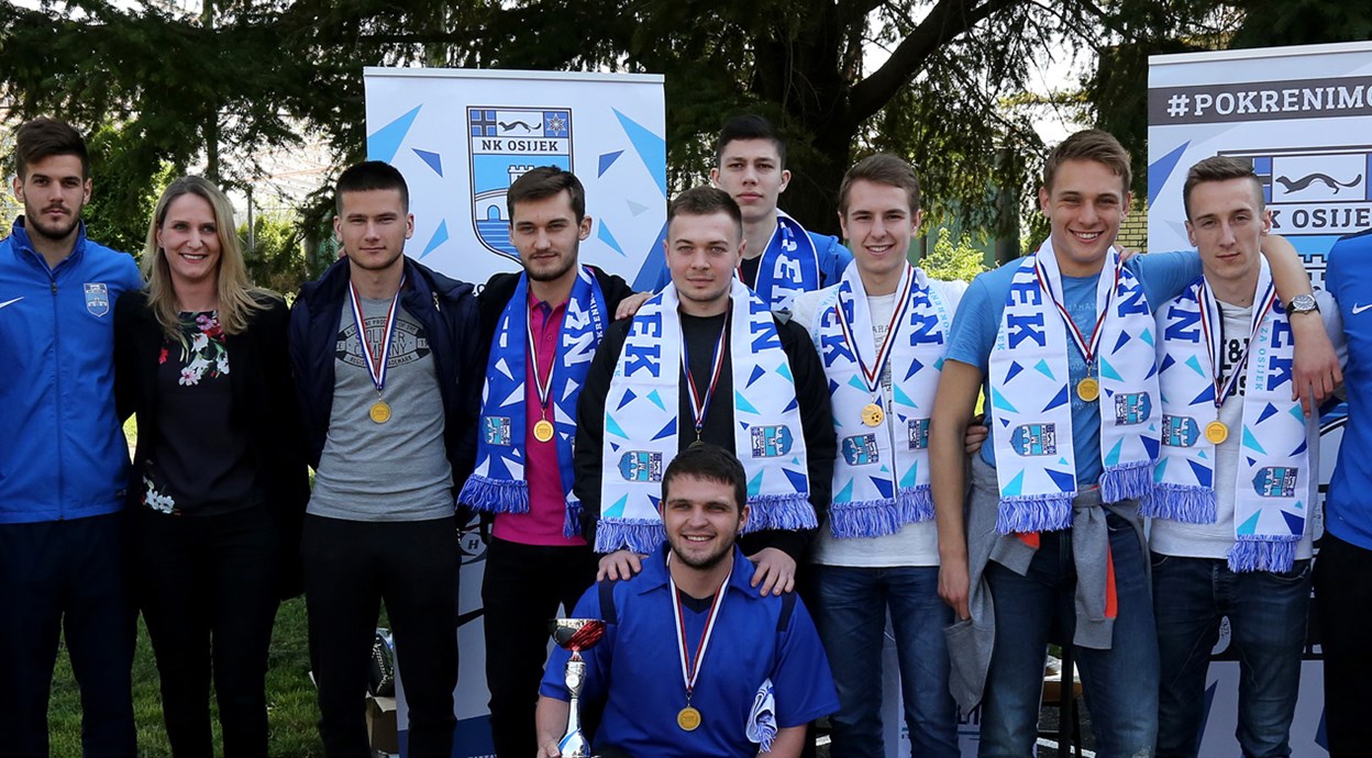 „Kumovali“ obnovljenom igralištu