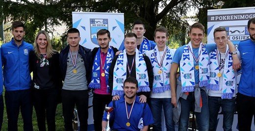 „Kumovali“ obnovljenom igralištu