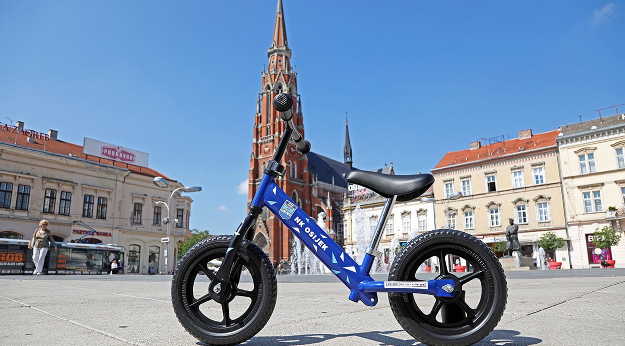 Jedinstveni bicikl bez pedala
