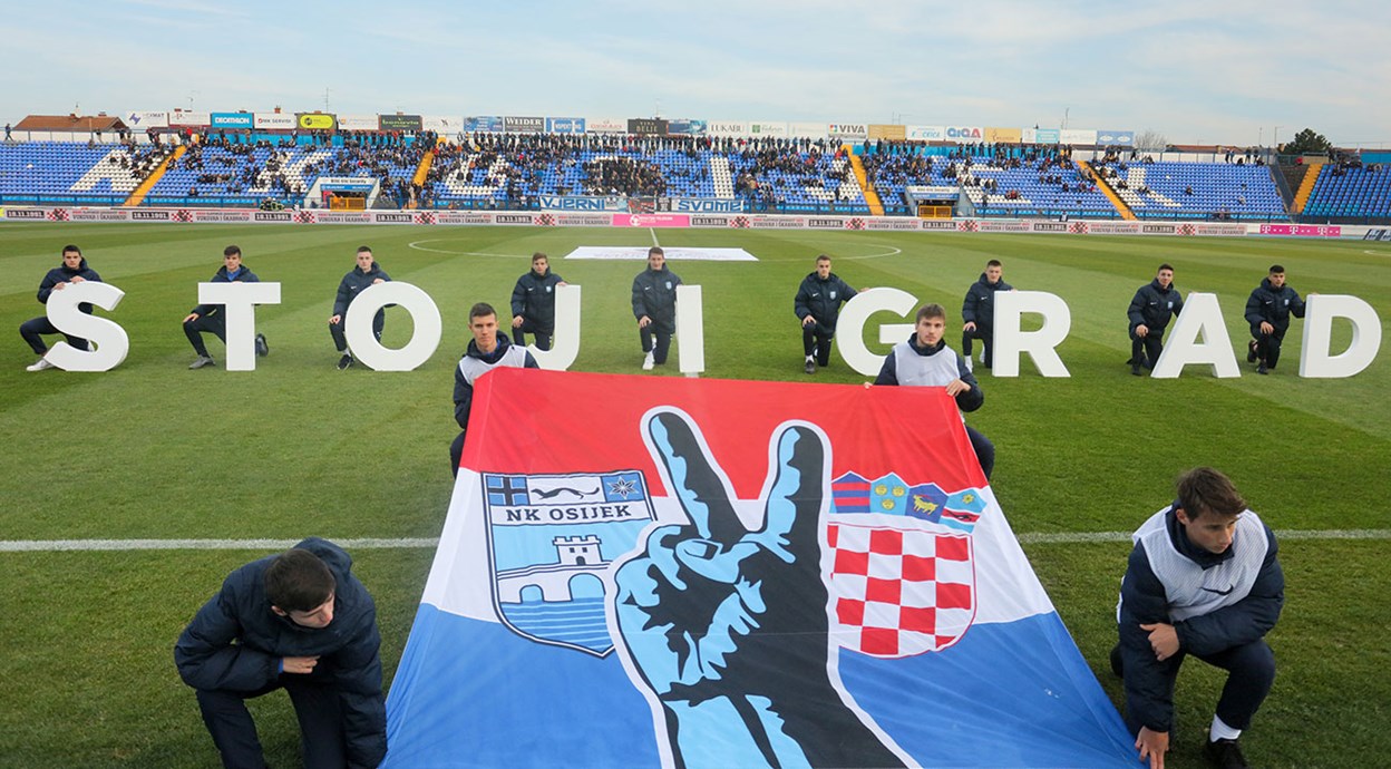 Počast Vukovaru i njegovim herojima