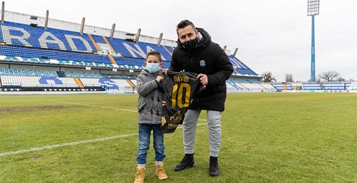 Bjelica uručio dres malom Davidu