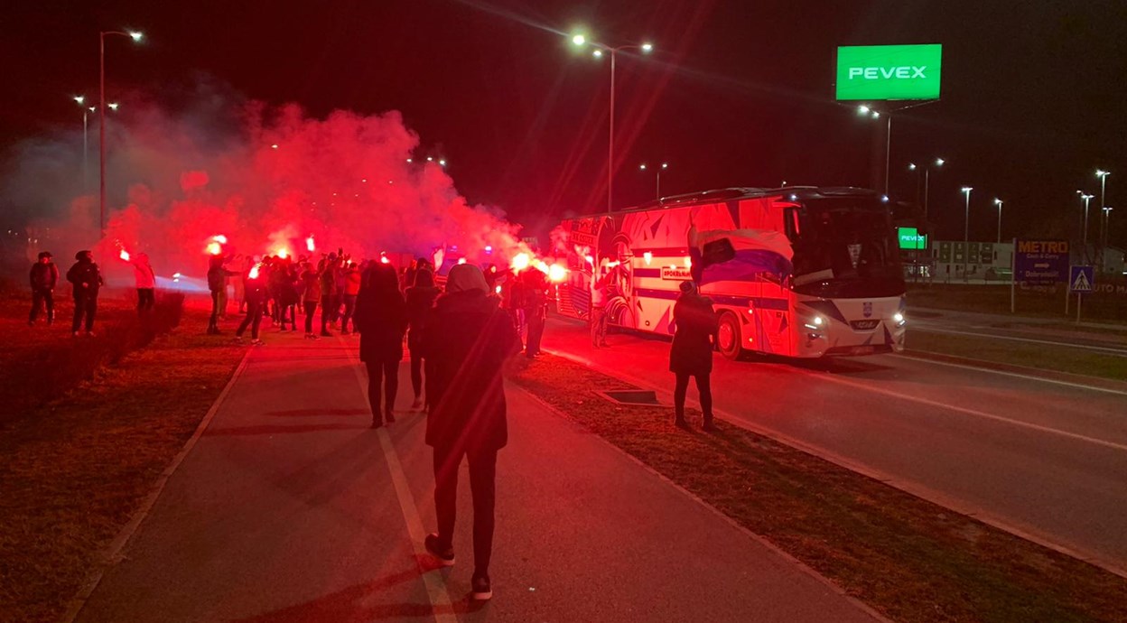 Navijači dočekali Bijelo-plave