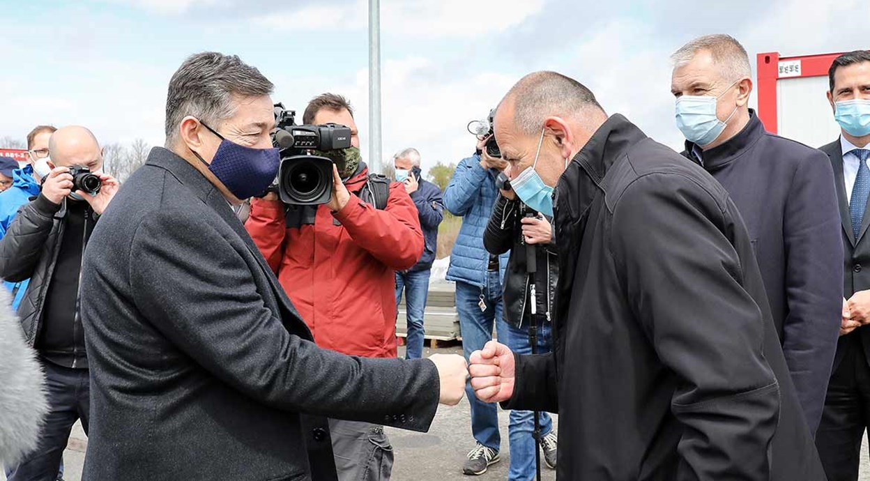 Sponzori NK Osijek donirali 120 kontejnera za potresom pogođena područja