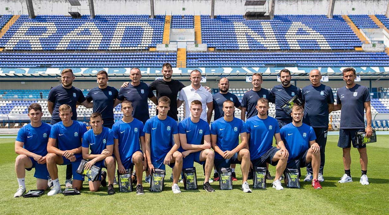 Ivušić darivao vratarima 60 pari rukavica!