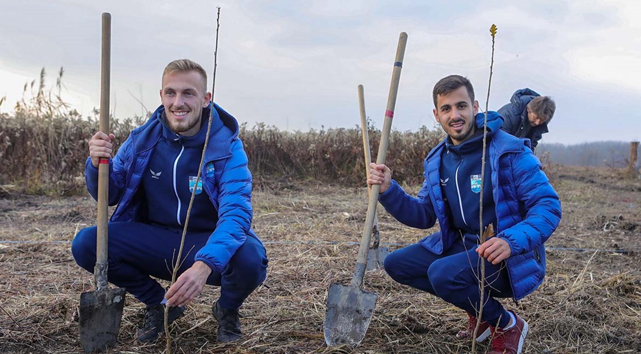 I Bijelo-plavi zasadili mladice hrasta lužnjaka