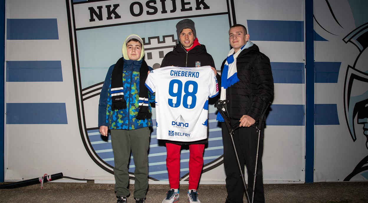 Cheberko dresom razveselio sunarodnjaka Nazara