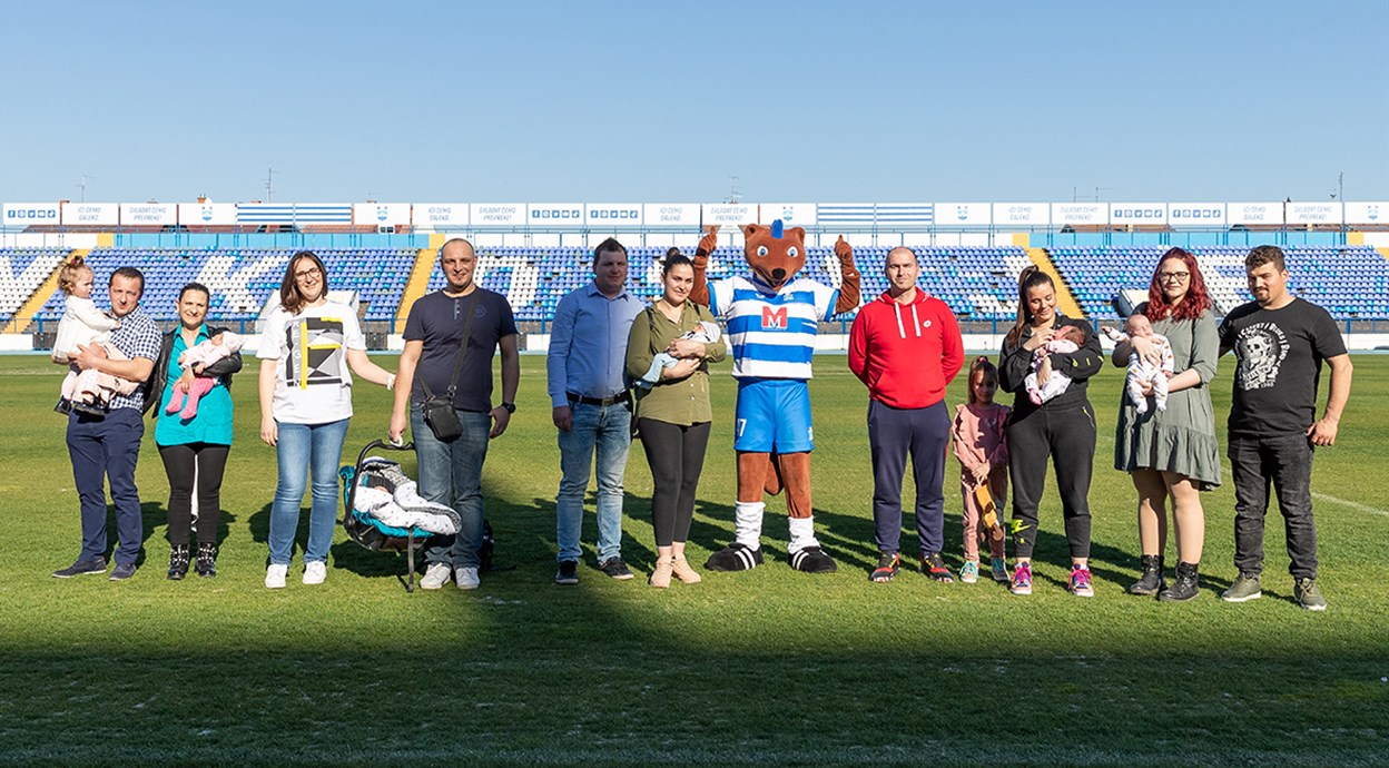 NK Osijek uručio darove malim Bijelo-plavima