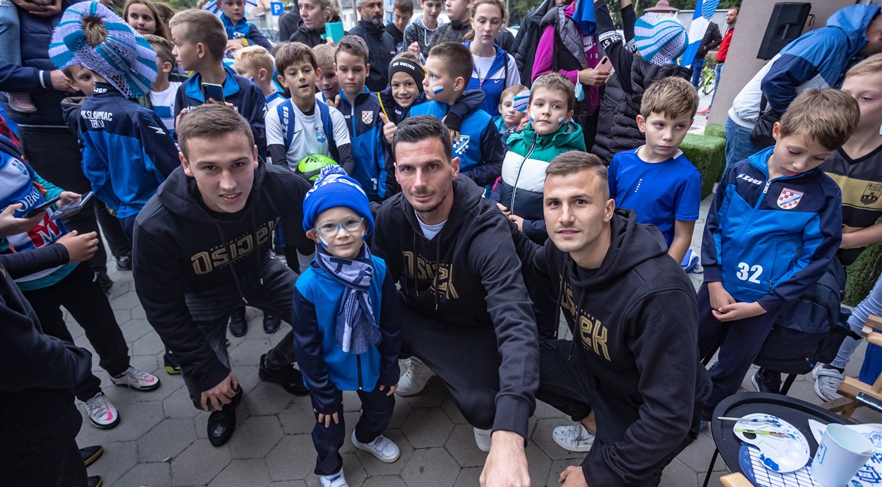 U srijedu druženje s navijačima na Trgu Ante Starčevića