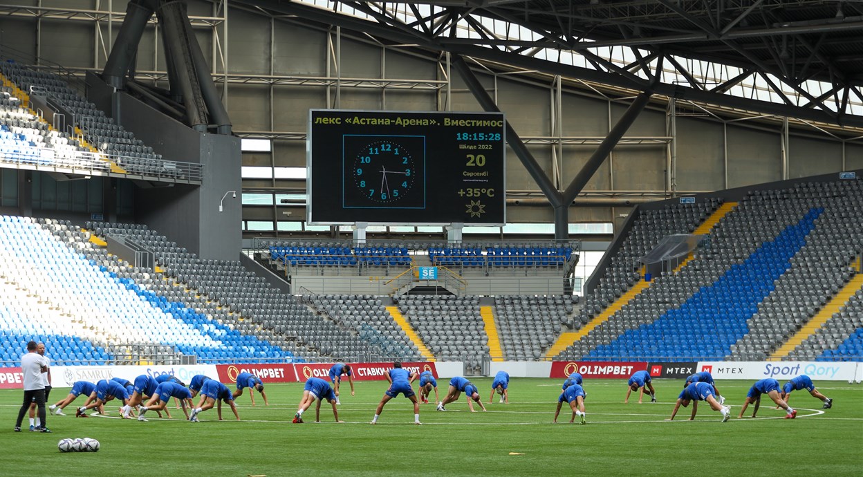 Bijelo-plavi trenirali na Astana Areni