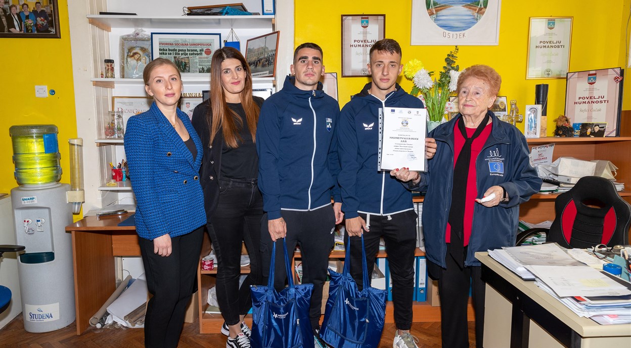 NK Osijek donirao udrugu Rijeka ljubavi