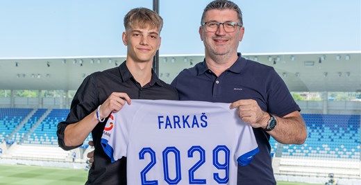 Niki Farkašu prvi profesionalni ugovor