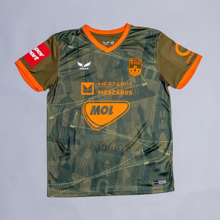Zeleno-narančasti dres 25/26